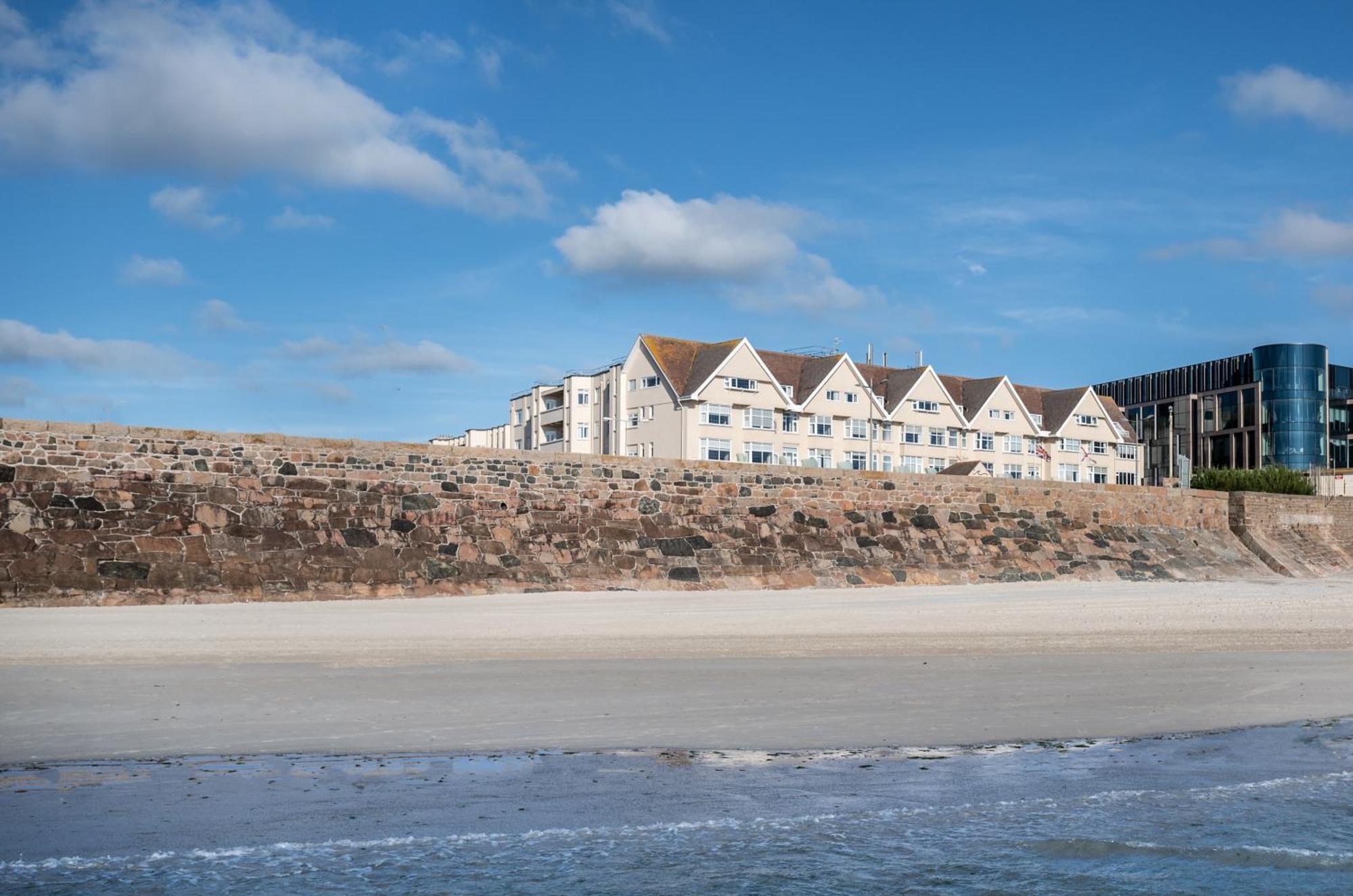 Grand Jersey Hotel And Spa Saint Helier Jersey Εξωτερικό φωτογραφία The beach at Pembrey Sands