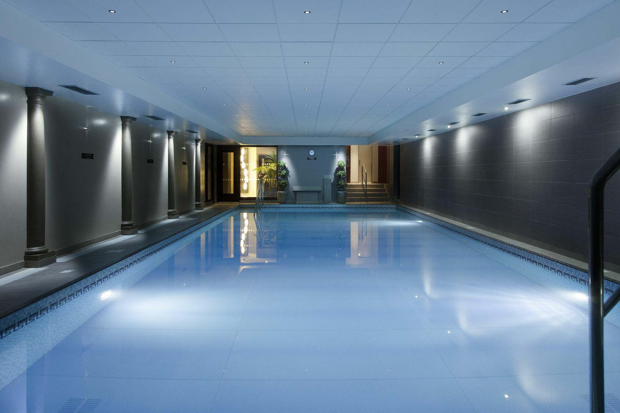 Grand Jersey Hotel And Spa Saint Helier Jersey Εξωτερικό φωτογραφία The swimming pool at The Dorchester