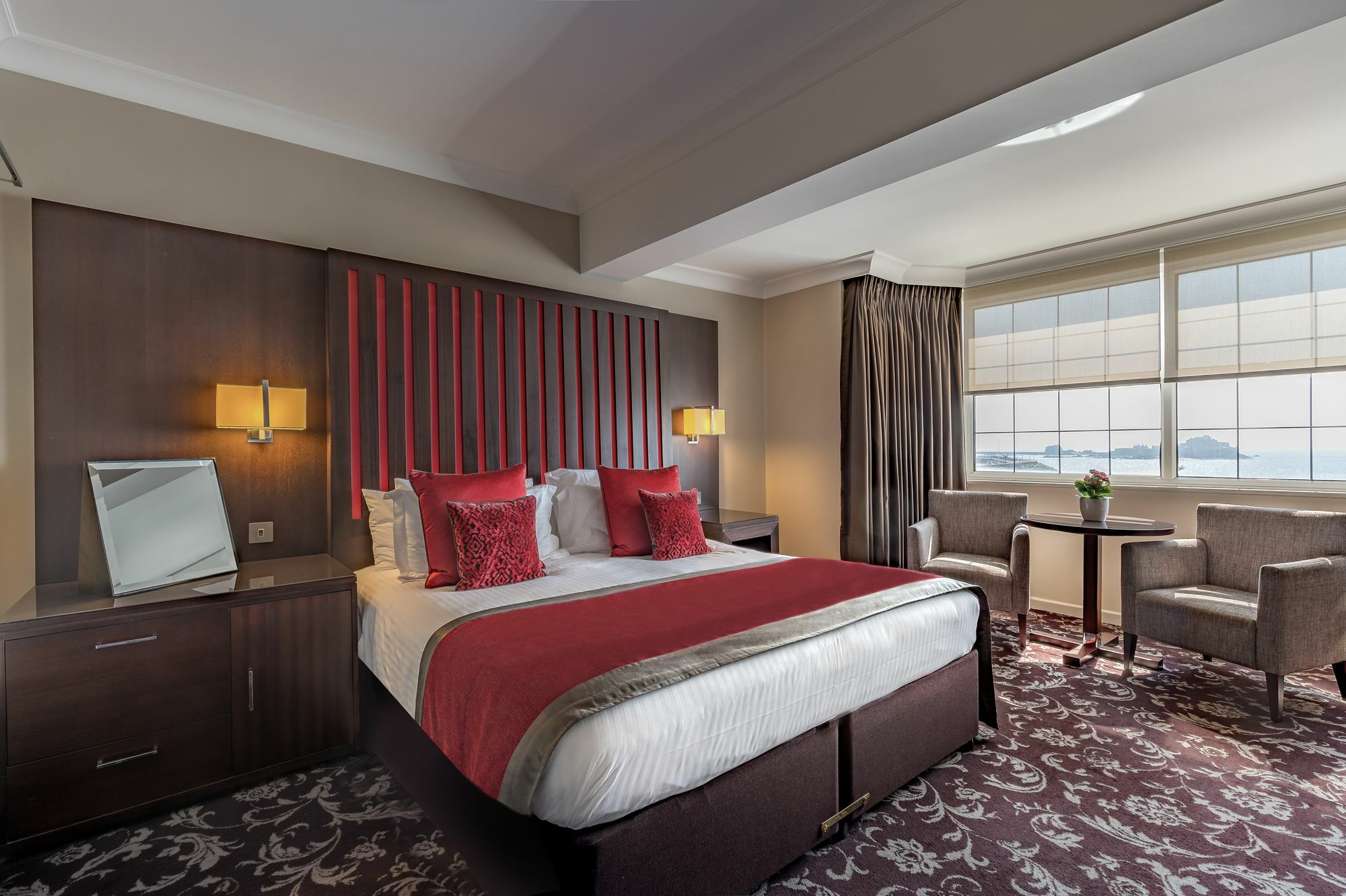 Grand Jersey Hotel And Spa Saint Helier Jersey Εξωτερικό φωτογραφία A bedroom at the hotel