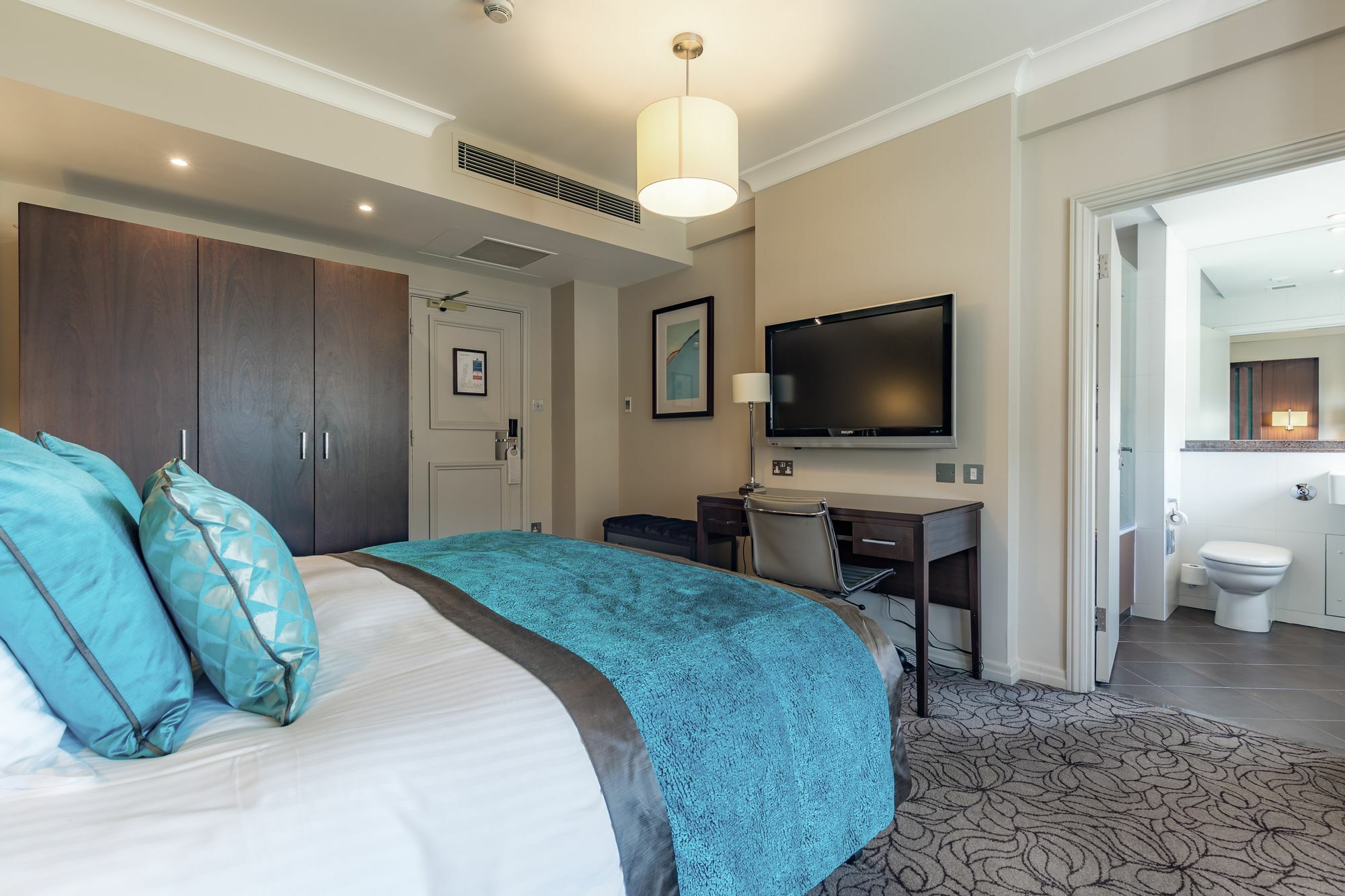 Grand Jersey Hotel And Spa Saint Helier Jersey Εξωτερικό φωτογραφία A bedroom at the hotel