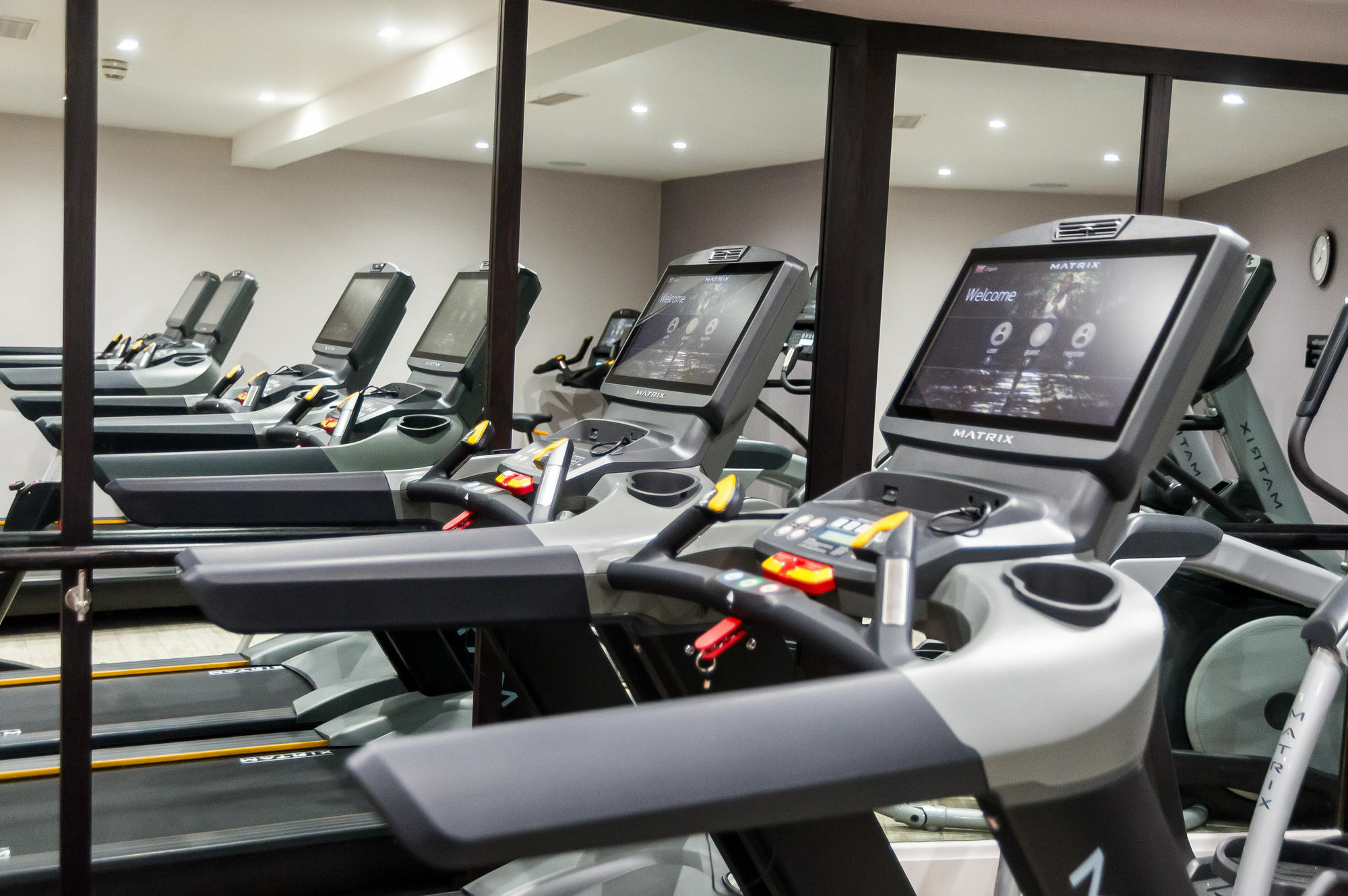 Grand Jersey Hotel And Spa Saint Helier Jersey Εξωτερικό φωτογραφία A treadmill